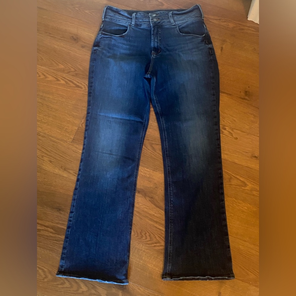 SILVER WOMEN'S AVERY HIGH RISE SLIM BOOTCUT JEANS IN INDIGO